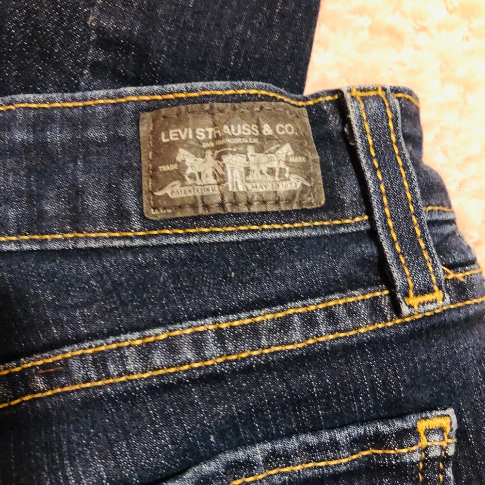 Levi’s - Picture 4 of 5